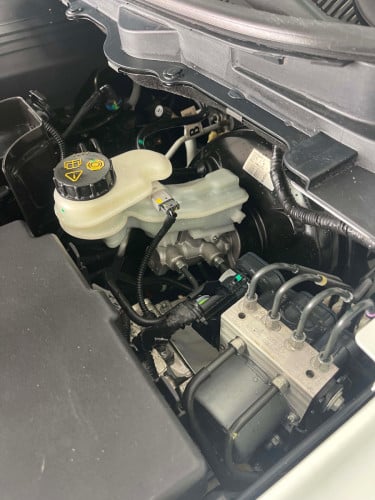 ម្ចាស់ដេីមថ្មីណាស់ Mazada Thunder Full option 3.2L