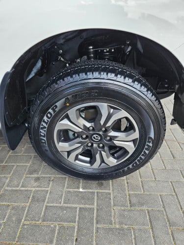 ម្ចាស់ដេីមថ្មីណាស់ Mazada Thunder Full option 3.2L