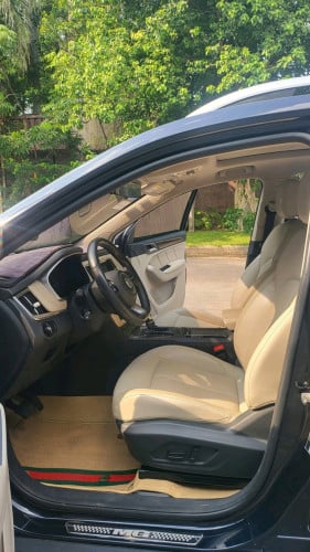 មេឡានមហាថ្មី MG RX5 2021 ម្ចាស់ដើម