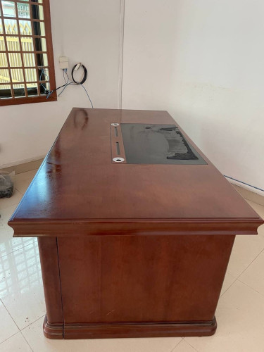 តុប្រធាន តម្លៃធូរធូរ