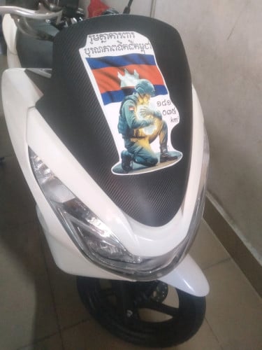 លក់ម៉ូតូ pcx 2015 នៅស្អាតមិនលាន់មិនហុយ