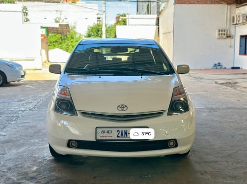 ឡានលក់ Prius 06 full no map ពណ័ស