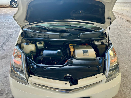 ឡានលក់ Prius 06 full no map ពណ័ស