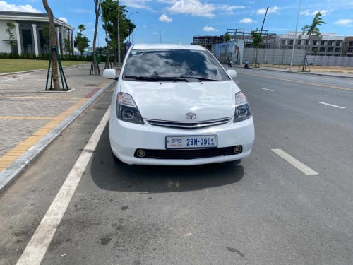 ឡានស្អាត Prius ឆ្នាំ2006