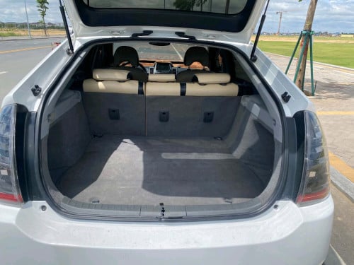ឡានស្អាត Prius ឆ្នាំ2006