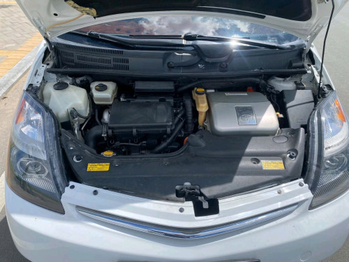 ឡានស្អាត Prius ឆ្នាំ2006