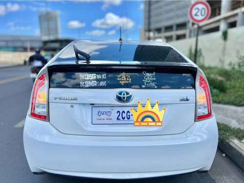𝗧𝗼𝘆𝗼𝘁𝗮 Prius Option 3Model : 2012 ពណ៌ សកាំមៃ