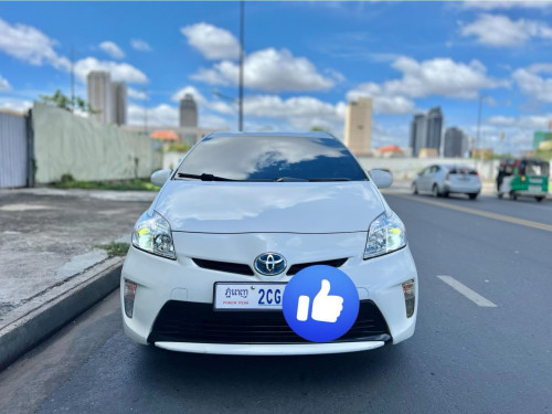 𝗧𝗼𝘆𝗼𝘁𝗮 Prius Option 3Model : 2012 ពណ៌ សកាំមៃ