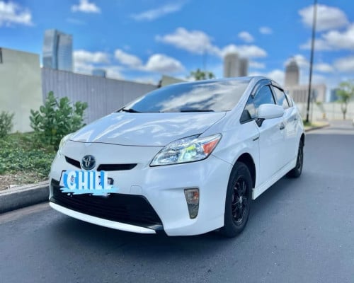 𝗧𝗼𝘆𝗼𝘁𝗮 Prius Option 3Model : 2012 ពណ៌ សកាំមៃ