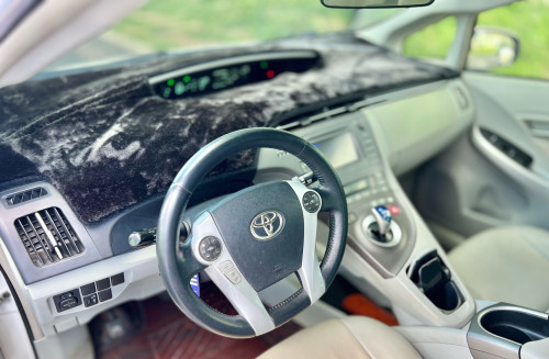 𝗧𝗼𝘆𝗼𝘁𝗮 Prius Option 3Model : 2012 ពណ៌ សកាំមៃ