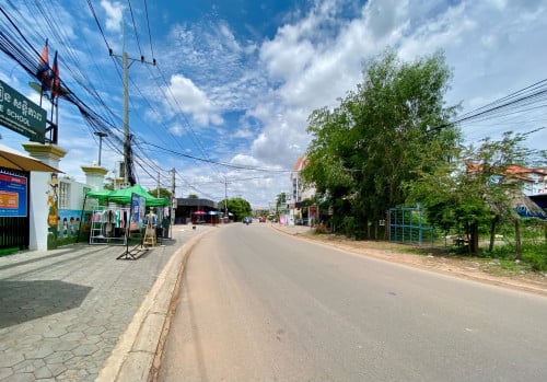 ដីអាជីវកម្ម ១គីឡូ ពីផ្សារចាស់ Pub Street ក្នុងក្រុងសៀមរាប