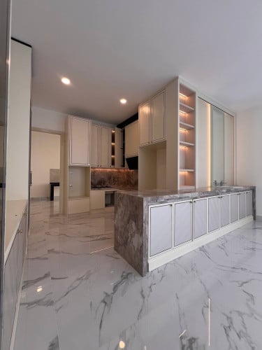 វីឡាឃ្វីនម៉ូដថ្មី Queen Modern Villa សម្រាប់លក់