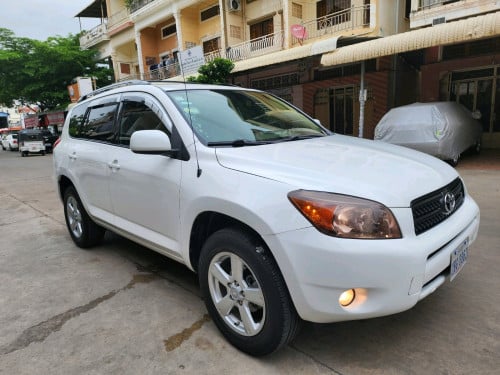 លក់RAV4 ឆ្នាំ06ប៉ុង១.រំលោះសុទ្ធរឺវ៉ៃដូរបាន.គ្រប់សារីនឹងខេត្ត