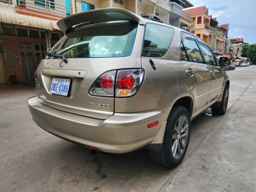 លក់RX300 ឆ្នាំ03 ខ​ច.រំលោះសុទ្ធរឺវ៉ៃដូរបាន.គ្រប់សារីនឹងខេត្ត