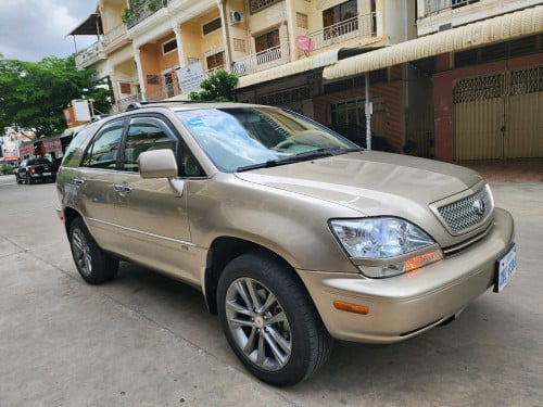 លក់RX300 ឆ្នាំ03 ខ​ច.រំលោះសុទ្ធរឺវ៉ៃដូរបាន.គ្រប់សារីនឹងខេត្ត