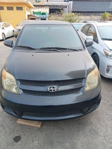 ឡានលក់scion06