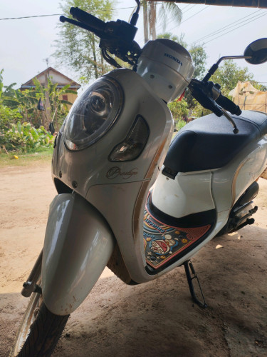 លក់scopy 021នៅស្អាត (ខូច កុងទ័រ )ម៉ាសុីនតាន់មិនដែលដោះ ប្រើផ្ទាល់