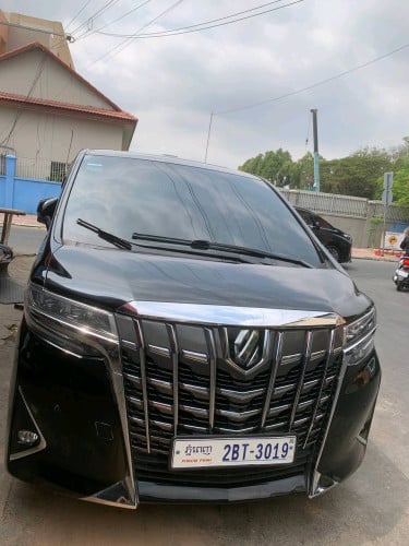 លក់Toyota Alphard 2017 V4ប៉ុង1ទ្វារអូតូដំបូលបើកក្នុងខ្មៅម៉ាសុីននឹងជើងក្រោមនៅដំណើរកា
