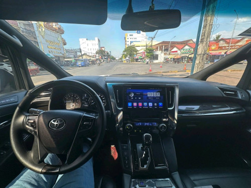 លក់Toyota Alphard 2017 V4ប៉ុង1ទ្វារអូតូដំបូលបើកក្នុងខ្មៅម៉ាសុីននឹងជើងក្រោមនៅដំណើរកា