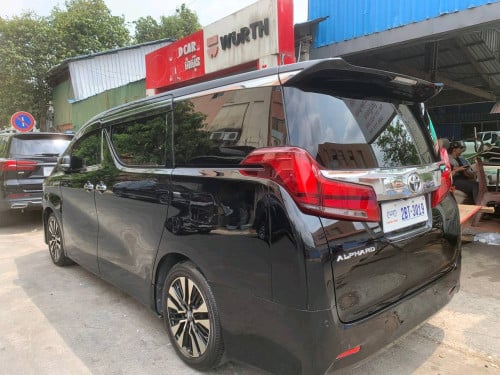 លក់Toyota Alphard 2017 V4ប៉ុង1ទ្វារអូតូដំបូលបើកក្នុងខ្មៅម៉ាសុីននឹងជើងក្រោមនៅដំណើរកា