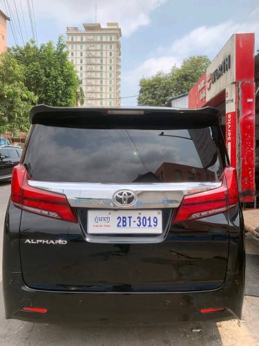 លក់Toyota Alphard 2017 V4ប៉ុង1ទ្វារអូតូដំបូលបើកក្នុងខ្មៅម៉ាសុីននឹងជើងក្រោមនៅដំណើរកា