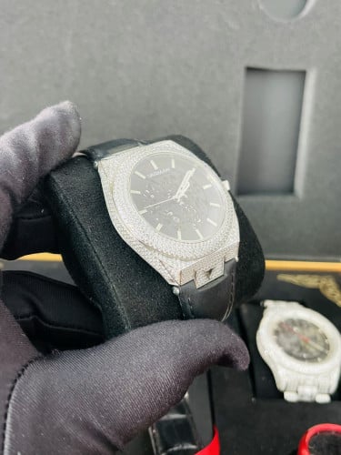 ⌚️ 𝗩𝗮𝗿𝗺𝗮𝗻 𝗧𝗵𝗲 𝗞𝗶𝗻𝗴 𝗠𝗮𝗷𝗲𝘀𝘁𝗶𝗰 នៅស្អាតដូចថ្មី មានតែ1គ្រាប់ទេស្អាតខ្លាំង