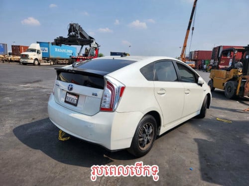 ✅ ទើបមកដល់ថ្មីរៀបចំម៉ាស្អាតលក់តែ:$19,900🚘2015 Toyota Prius Options3