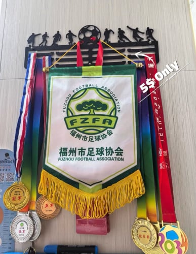 🏆 ធ្នើរព្យួរមេដាយលំអរជញ្ជាំង - រក្សាទុកអនុស្សាវរីយ៍នៃជ័យជម្នះរបស់អ្នក!
