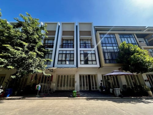 🏡ផ្ទះអាជីវកម្មសម្រាប់ជួល នៅបុរីប៉េងហួតបឹងស្នោ ( គម្រោង Polaris2 )
