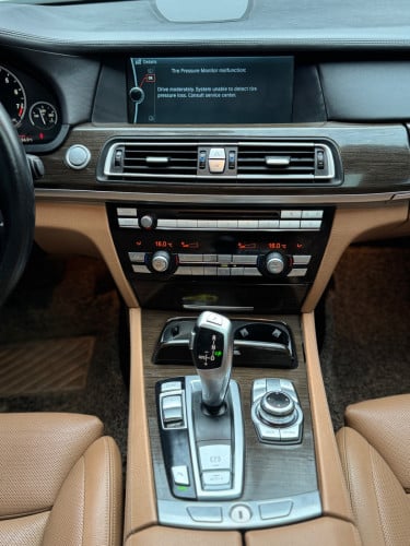 🚗ស្តុកថ្មី BMW 740i ឆ្នាំ2011 7 Series ✅. V6 សាំង តួ​វែង✅ឡានទឹក