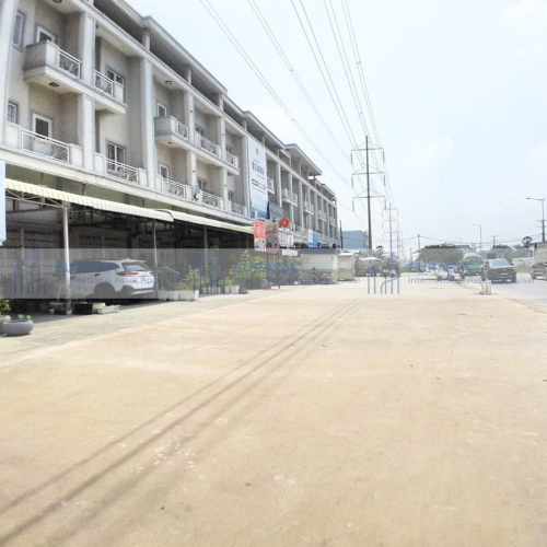 ផ្ទះល្វែងលក់បន្ទាន់ (ទីតាំងពាណិជ្ជកម្ម) | URGENT FLAT FOR SALE