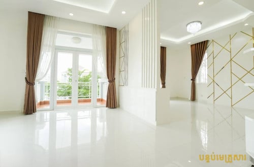 វីឡាទោល មរកតលក់បន្ទាន់/Villa for Sale urgently (បុរី វិមានភ្នំពេញ គំរោង៩)