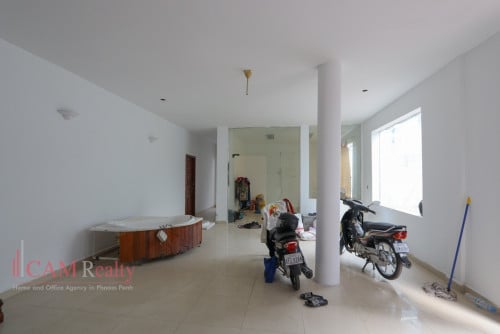 14 Bedrooms Commercial Building For Rent in Phnom Penh