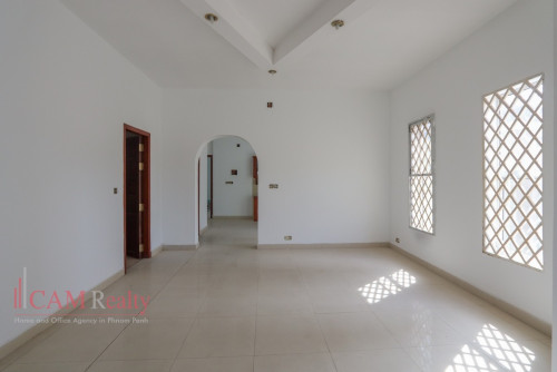 14 Bedrooms Commercial Building For Rent in Phnom Penh