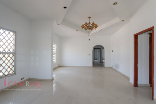 14 Bedrooms Commercial Building For Rent in Phnom Penh