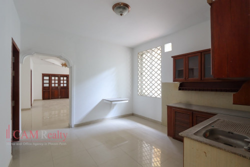 14 Bedrooms Commercial Building For Rent in Phnom Penh