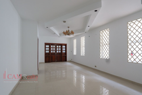 14 Bedrooms Commercial Building For Rent in Phnom Penh