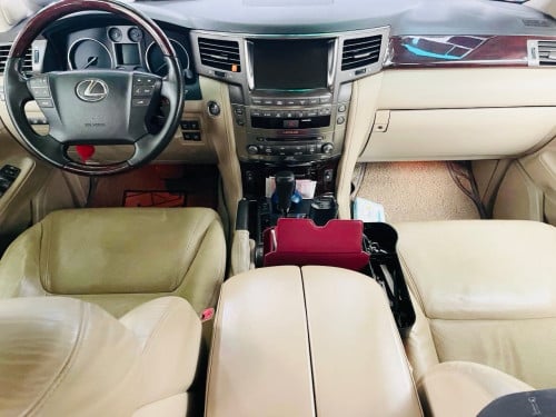 2011 LEXUS LX570 ម្ចាស់ដេីម ខ្លាញ់គោ ធានាឡានស្អាត