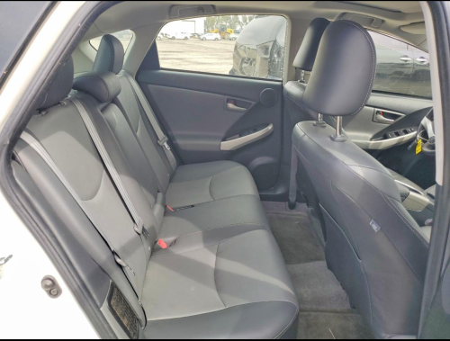 2014 toyota Prius option4 Deluxe sola