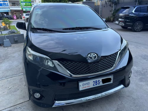 2013 Sienna SE full option