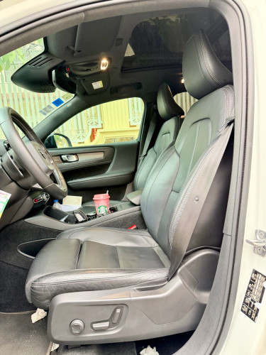 2020 Volvo XC40 R.design full ម្ចាស់ដើមទិញថ្មីខ្លាញ់គោ(70000$)