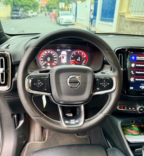 2020 Volvo XC40 R.design full ម្ចាស់ដើមទិញថ្មីខ្លាញ់គោ(70000$)
