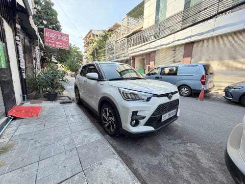 2023Toyota Raizeអត់ប៉ះអត់បុក នៅស្គតមួយជុំ សោរ2គ្រាប់ ម្ចាស់ដើមអ្នកធ្វើការធនាគា(free កាត់ឈ្មោះជូន)