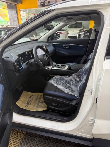2026 GAC-GS3, dual power seats, power tailgate, with English system. Only $1XXXX