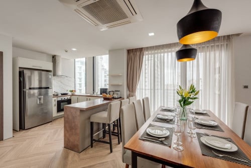 3 bed for rent $3,500 size 180sqm