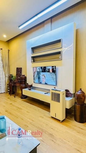 4 Bedrooms Shophouse For Rent In Borey Peng Huoth Boueng Snor