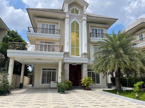 5+2 Bedroom Villa for Rent in Borey Hi-Tech NR1