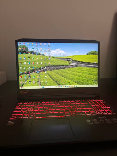Acer Nitro 5  AMD ryzen 7 តម្លៃ 290$