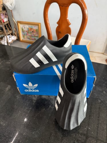 Adidas  original size 41 adifom superstar 98%