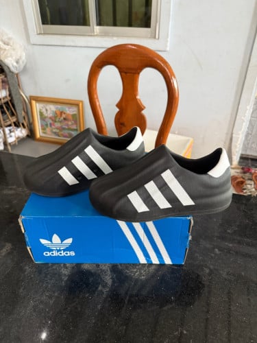 Adidas  original size 41 adifom superstar 98%